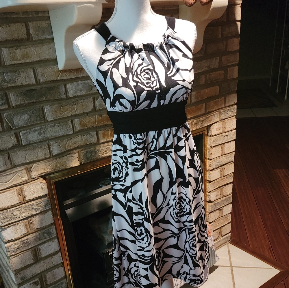 New Direction DRESS 👗 - Picture 5 of 7